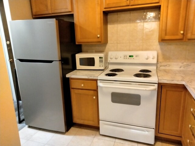 Building Photo - 5100 N Marine Dr