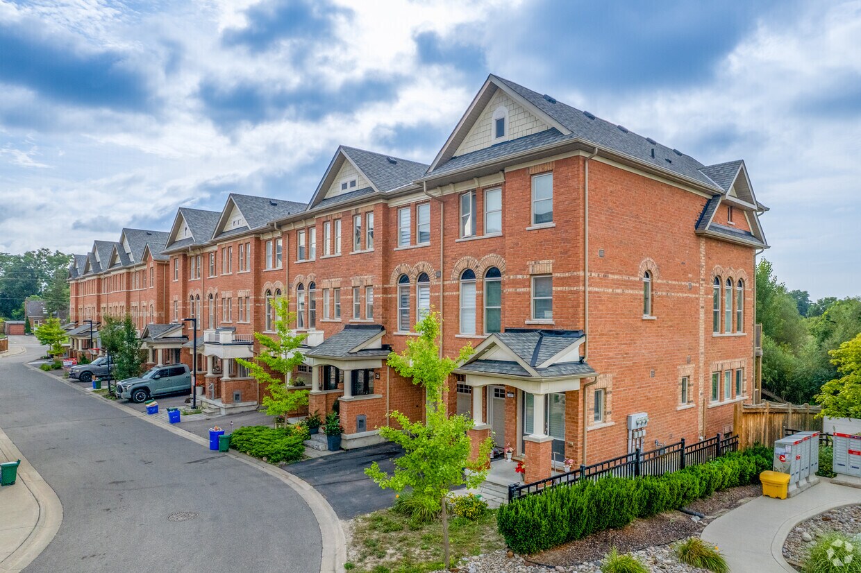 Building Photo - 67 City Park Cir