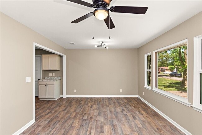 Building Photo - 309 Rickenbacker Dr