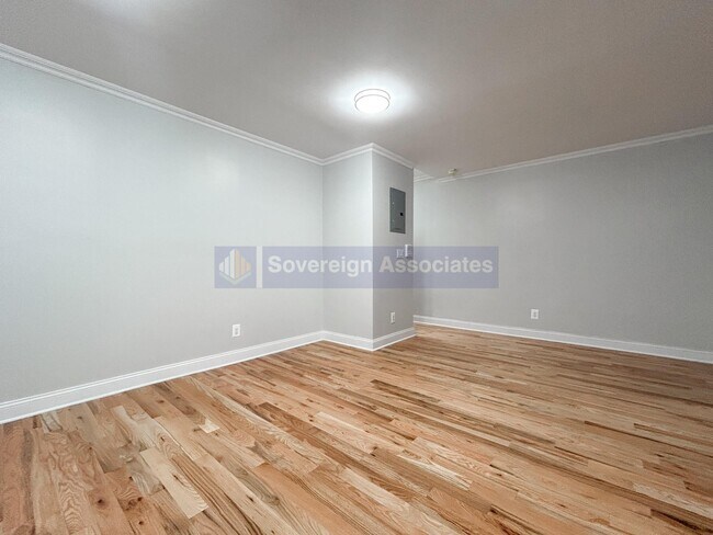 Building Photo - 121 Sherman Avenue