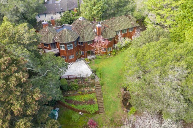 Building Photo - 2813 Easton Dr