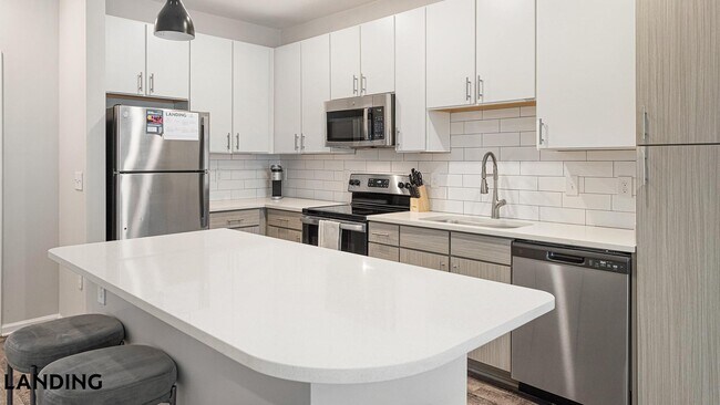 Foto del edificio - 5340 Periwinkle Hl Ave