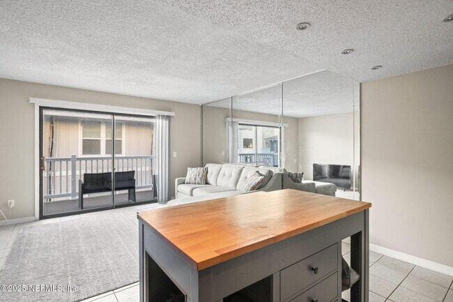 Foto del edificio - 1107 1st St S