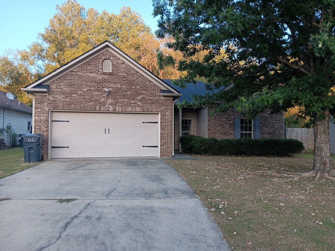 Front of the house - 1007 Meriweather Dr