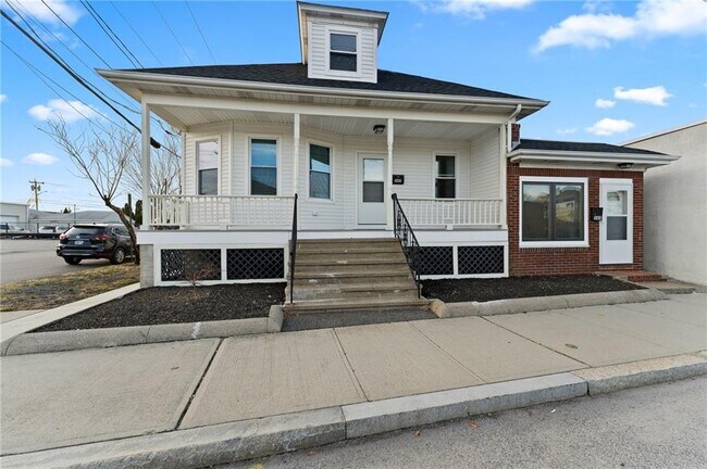 Foto del edificio - 543-545-545 N Broadway