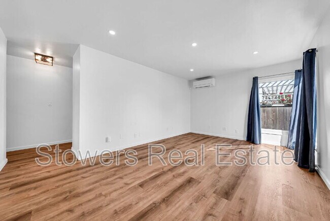 Foto del edificio - 21747 Orange Ave