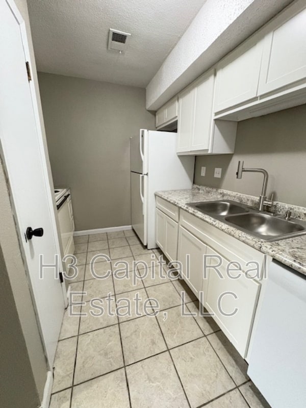 Photo - 103 Woodhenge Dr Apartment