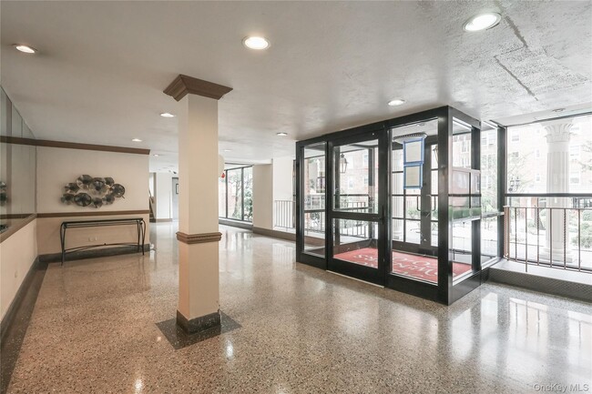 Building Photo - 105-25 64th Ave