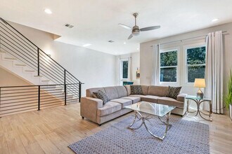 Building Photo - 3737 Bienville Ave