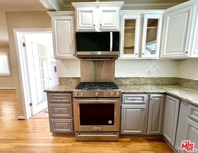 Foto del edificio - 3317 Burritt Way