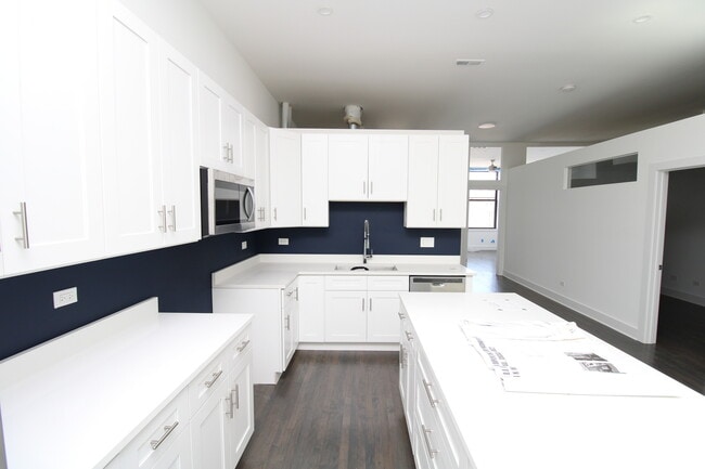 Building Photo - 1474 N Milwaukee Ave