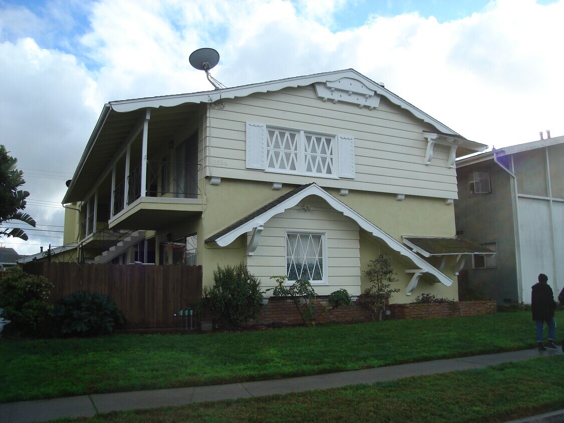 Primary Photo - 3694 Redondo Beach Blvd