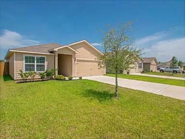 Building Photo - 976 Lake View Cir W