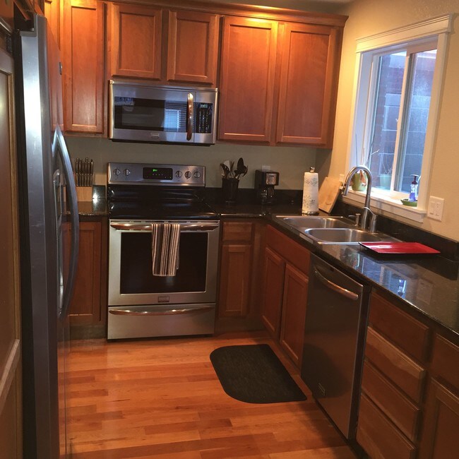 Spacious Kitchen - 410 Appletree Ct