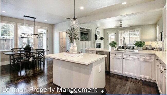 Building Photo - 4 br, 4 bath House - 2097 Camp Whitney Circle