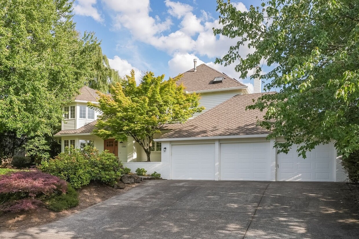 Primary Photo - Beautiful 4 Bed, 3 Bath Rental Home in Ced...