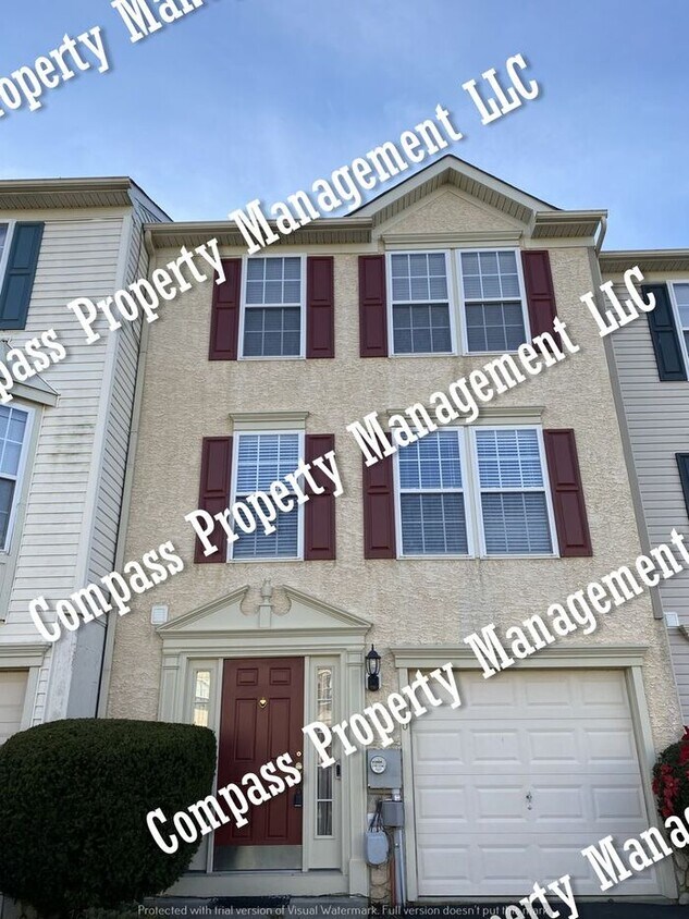 Primary Photo - $1895 - 3 Bed, 2.5 Bath Single Family Town...