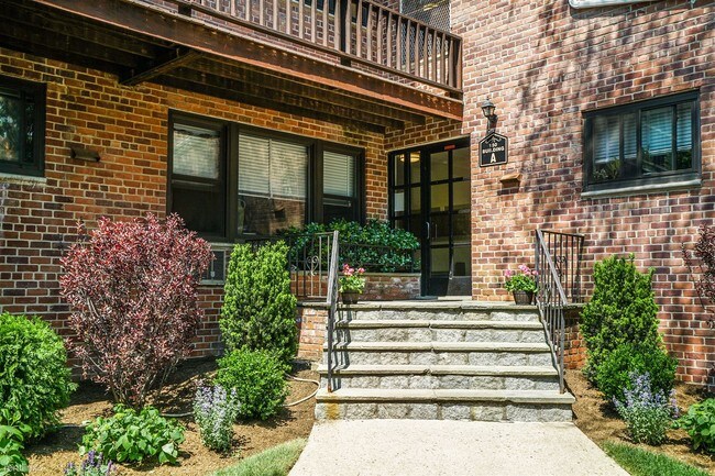 Building Photo - 150 Theodore Fremd Ave