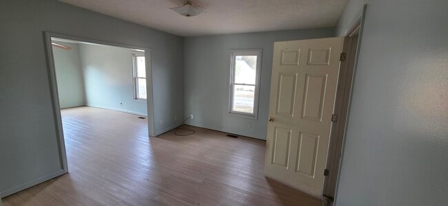 Building Photo - 520 N 21st St