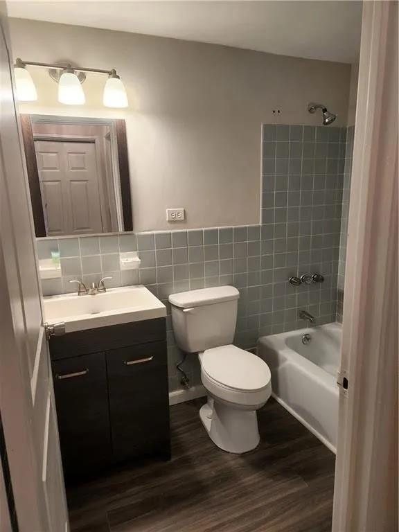 Foto del edificio - 300 Peachtree Rd NE