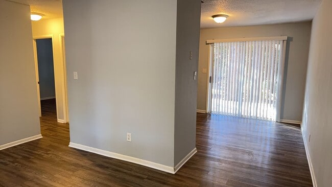 Foto del edificio - Cozy Two Bedroom Duplex on South End HHI