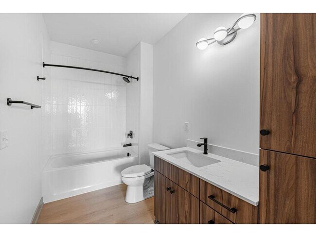 Building Photo - 640 Wisconsin Ave N