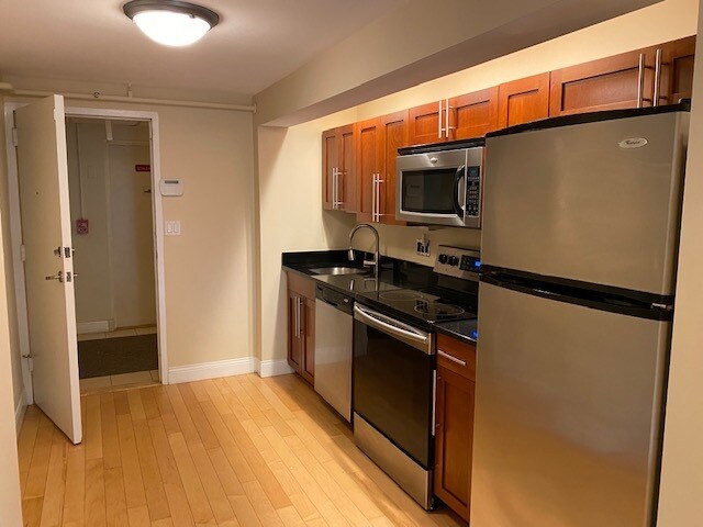Foto del edificio - 1600 Beacon St