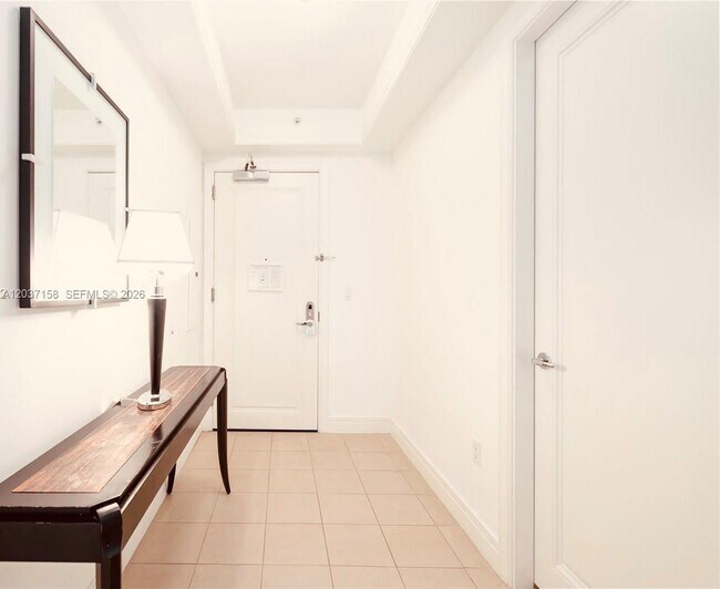 Building Photo - 1435 Brickell Ave