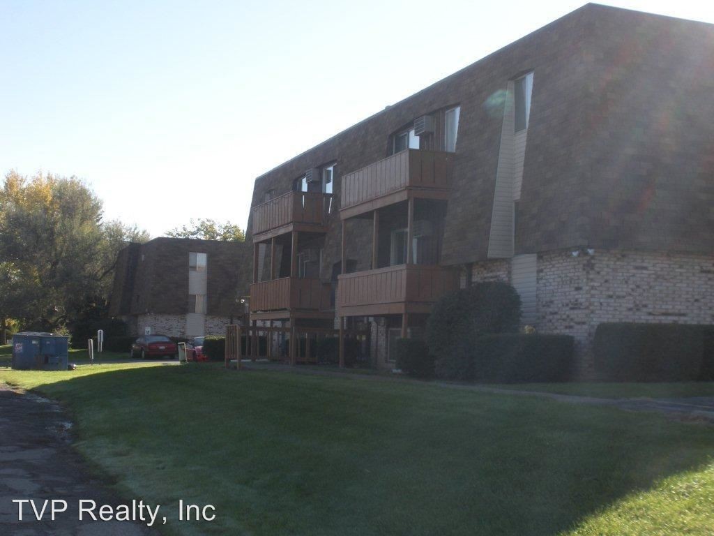Building Photo - 123 Fox Hill Ln