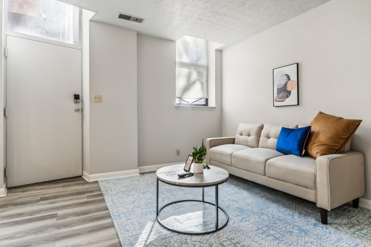 Foto principal - 236 E Kentucky St