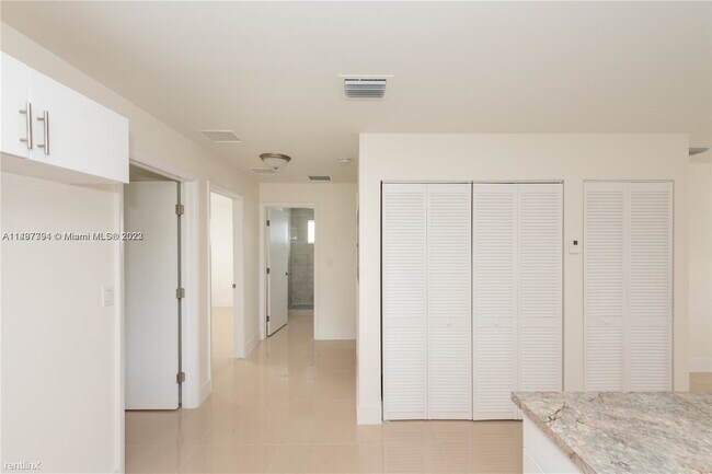 Building Photo - 6 br, 4 bath House - 1740 NW 64th St # 1