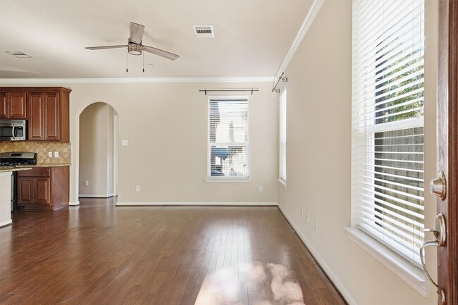 Foto del edificio - 2 Bettina Ln