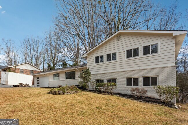 Building Photo - 1176 S Enota Dr NE