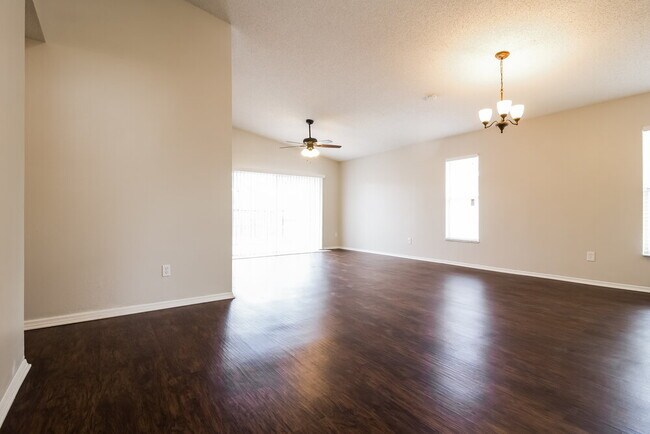 Foto del edificio - 105 Rock Springs Ct