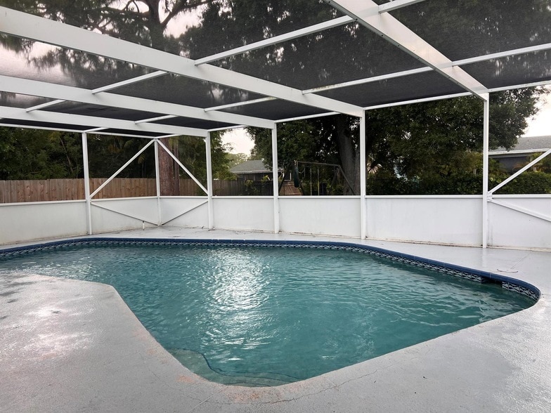 Foto principal - 1120 SW Ithaca St
