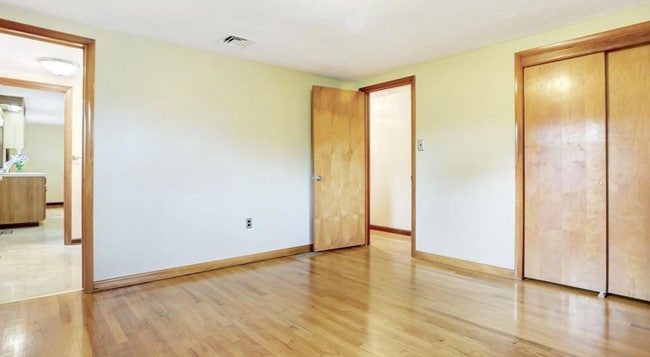 Bedroom 1 - 407 Mount Allen Drive