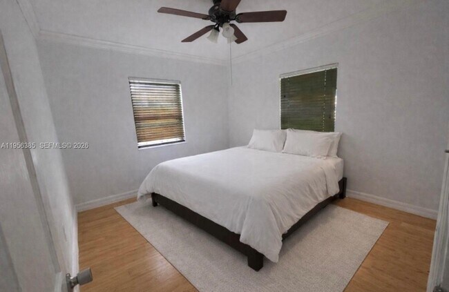 Building Photo - 3614 SW 58th Ave