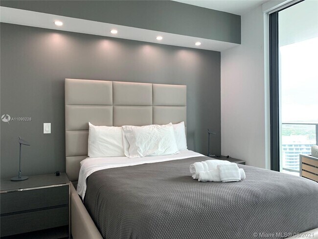 Foto del edificio - 501 NE 31st St