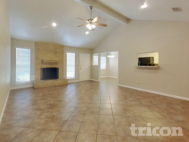 Foto del edificio - 15802 Echo Canyon Dr