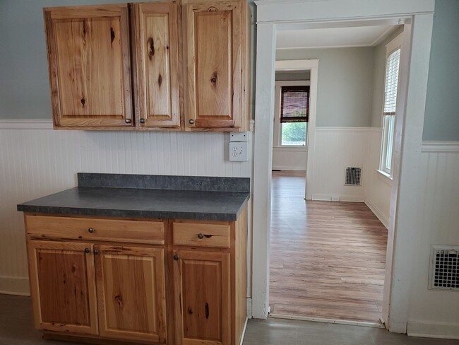 Foto del edificio - 3 Bedroom, 1 Bath in Manheim Township Scho...