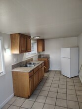 Building Photo - 818 E Rte 66