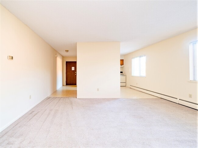 Building Photo - Courtside Apartments
