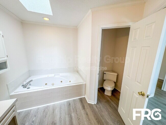 Foto del edificio - 3908 Sterling Pointe Dr