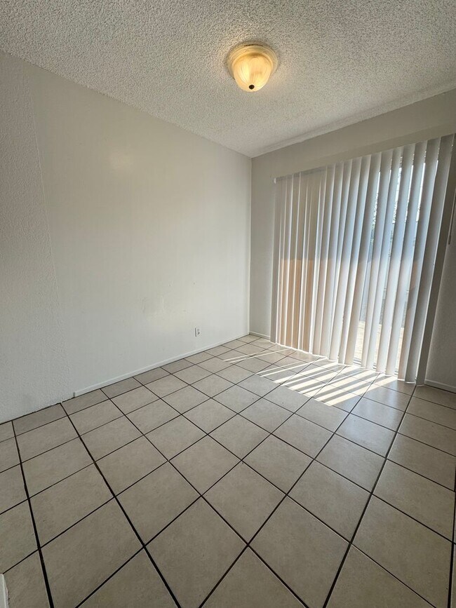 Foto del edificio - MO558