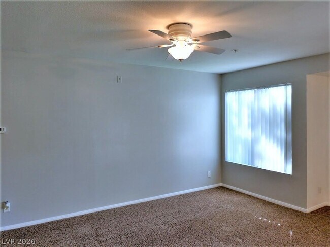 Foto del edificio - 2101 Blue Breeze Dr