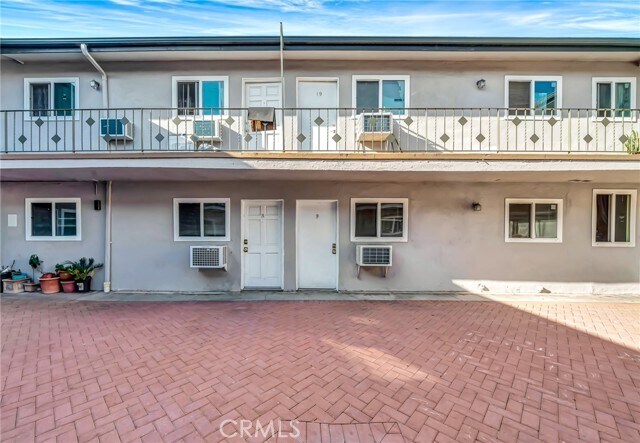 Foto del edificio - 6735 Elmer Ave