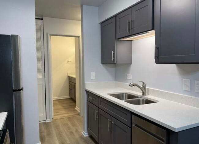 Building Photo - 1500 Robin Cir