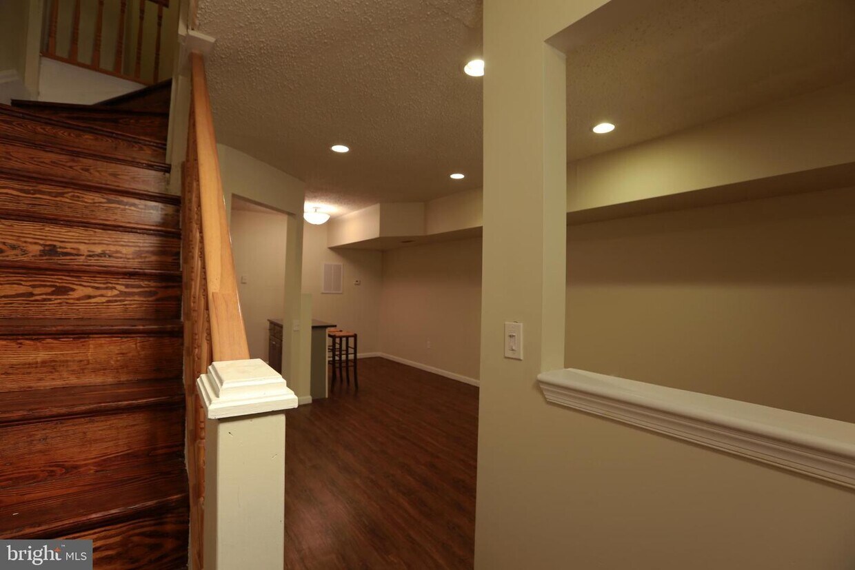 Foto principal - 1818 Corcoran St NE