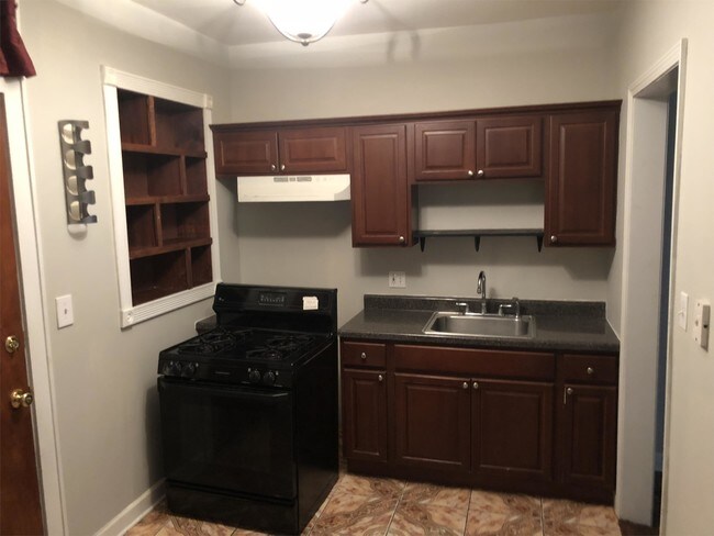 Building Photo - 4015 S Calumet Ave