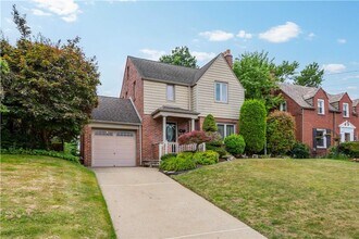 Building Photo - 208 Bauman Ave